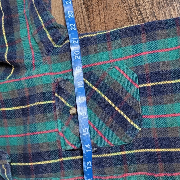 Vintage 70s Levi's Heavyweight Flannel Blue Tag Size Medium in Green and Blue - Picture 8 of 9